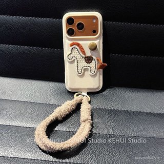 Ốp Điện Thoại Thích Hợp Cho iPhone X XS XR XSMAX 11 12 13 14 15 16 17 Pro max Plus Air Năm Mới Dễ Thương Thêu Ba Chiều Dây Xích Pony Chống Sốc Chống Sốc Vỏ Bảo Vệ Bao Gồm Tất Cả AT8N