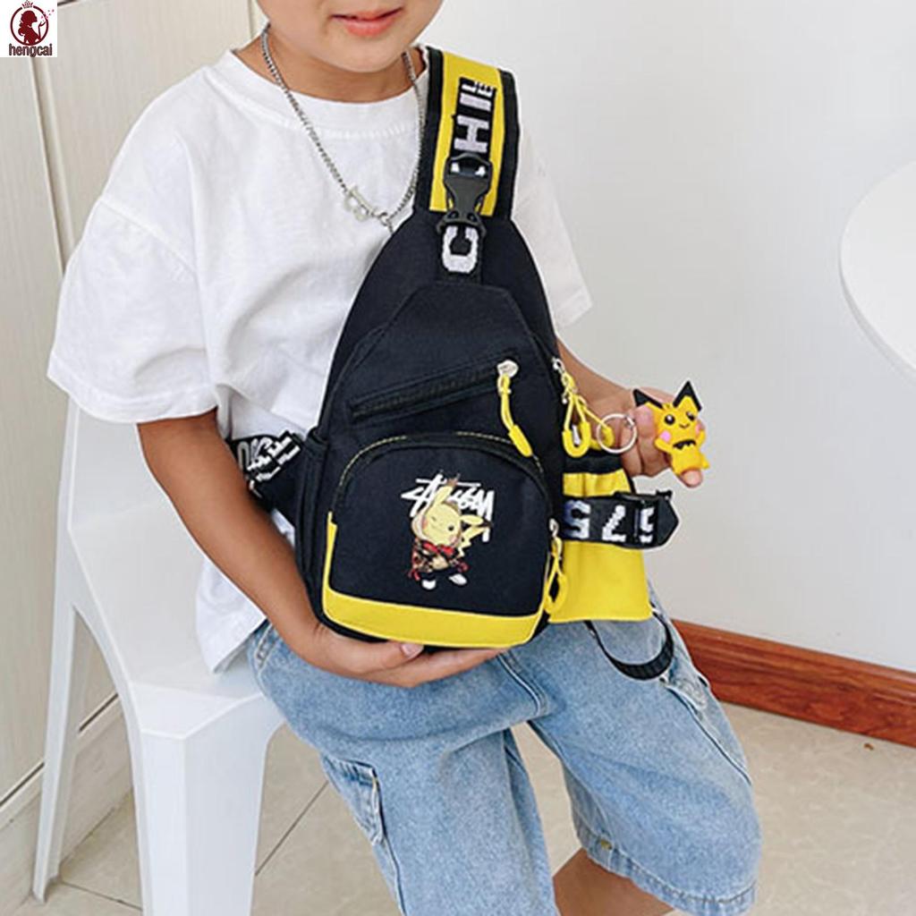 Túi đeo nhẹ Ngực Daypack cho trẻ em Túi đeo chéo dung tích lớn dễ thương với mặt dây chuyền Pikachu cho trẻ em Bé trai Bé gái