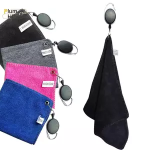 Khăn Golf PlumHOUSE - Vải lau ướt và khô tiện lợi với móc thu vào dễ dàng, phù hợp cho người chơi golf