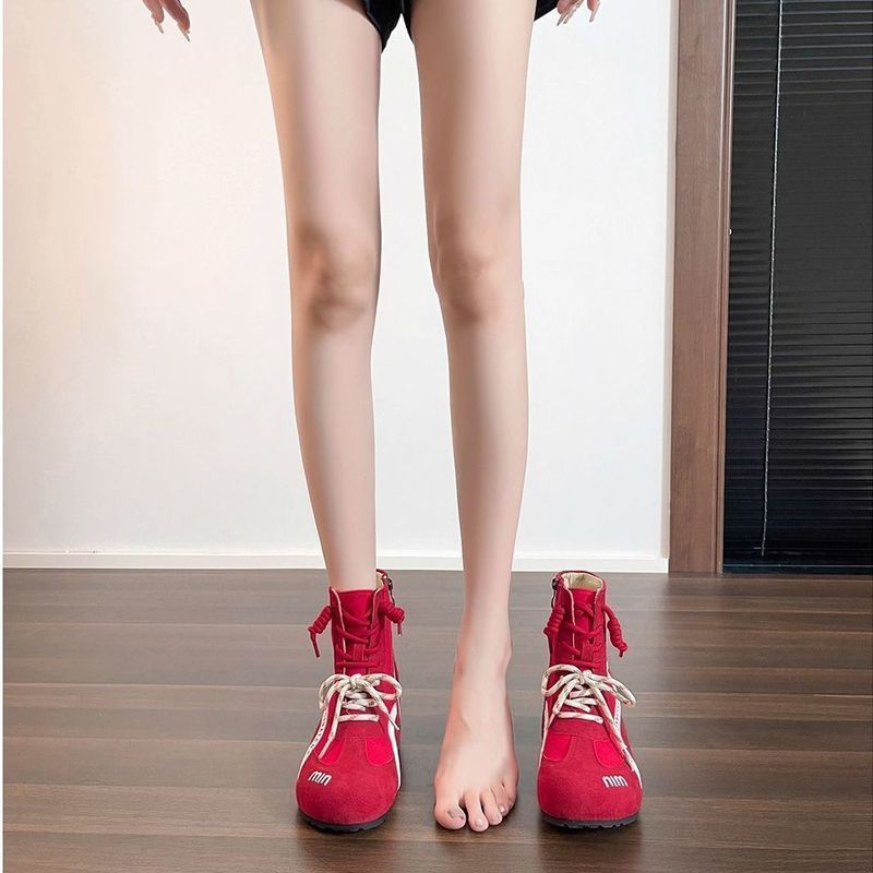 ✨Spot】Giày bốt Martin nữ tăng chiều cao trong vòng 4.5cm/Cao Cấp Giày Bốt Ngắn Thời Trang Ngoài Trời