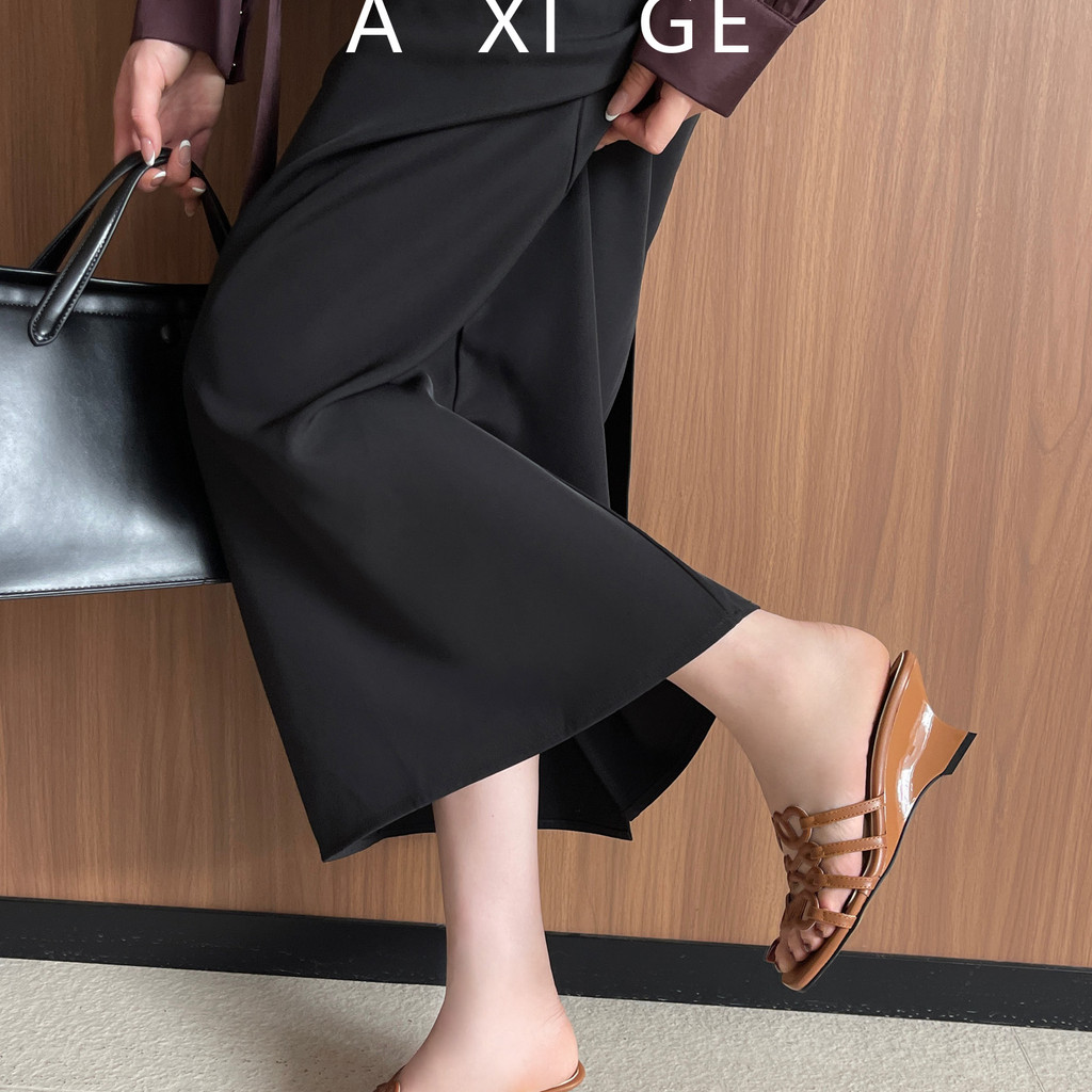 KD 2026 Phong Cách Mới Nêm Gót Chân Rỗng Nữ Cao Gót Sandal Nữ Sang Trọng Ngón Chân Vuông Mở Ngón Chân Lười Thời Trang Dép