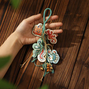 Tua Rua Mặt Dây Chuyền Ngải Cứu Đuổi Muỗi Móc Changpu Gai Phước Lành Mặt Dây Chuyền Di Động Hòa Bình Quyến Rũ