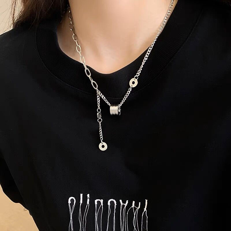 Áo len dây chuyền xương đòn nữ với thép titan không phai màu, thiết kế slim-fit hiện đại