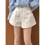 Quần short Denim cạp cao mùa hè dành cho nữ Phiên bản chữ A một nút Quần ống rộng Thiết kế đinh tán Quần ống rộng màu trắng