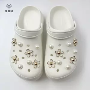 16 Chiếc Giày Thời Trang Quyến Rũ Bộ Phụ Kiện Lỗ Khóa Giày Mùa Hè Ngọc Trai Dễ Thương Daisies 3D Trang Trí Giày [Mina]