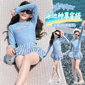 Đồ bơi in hình hoạt hình bé gái Mùa hè 2026 Phong cách mới cho trẻ em Áo dài tay + Quần short Đồ bơi