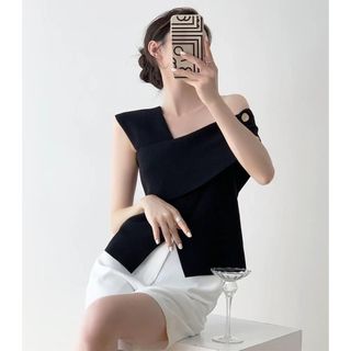HB - Áo Lệch Vai Nữ Thiết Kế Đính Cúc Đồng Mix Quần Short