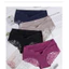 Quần lót ren liền mạch dành cho nữ, làm bằng chất liệu lụa băng, thoáng khí thoải mái, sẽ không gây khó chịu.