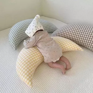 INS Cotton Kẻ Sọc Mặt Trăng Gối Giường Vòm Có Thể Tháo Rời Có Thể Giặt Được Sơ Sinh Thoải Mái Gối Trẻ Em Thắt Lưng Gối Nằm Gối Đệm Gối 26.3.26