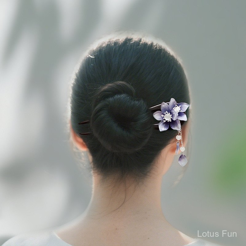 Kiểu Trung Quốc cổ điển khí chất U hình đàn hương trâm cài tóc tinh tế màu tím lưu ly hoa khảm cao cấp cảm giác Hán phục sườn xám phối hợp với trang sức búi tóc