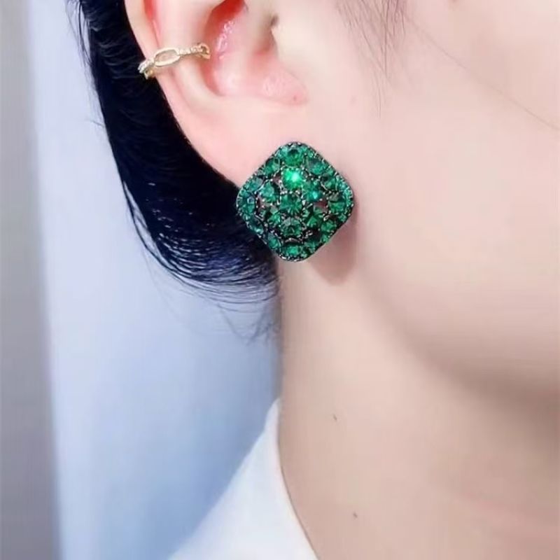 Tên sản phẩm: Bông tai nữ retro hình học kim cương ngọc lục bảo sang trọng và đơn giản, cao cấp.