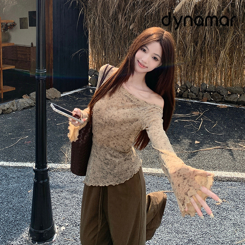【dynamar】Hàng Có Sẵn-Áo thun dài tay trễ vai kiểu dáng ôm sát, vạt áo bất đối xứng, phong cách thời trang dành cho nữ.