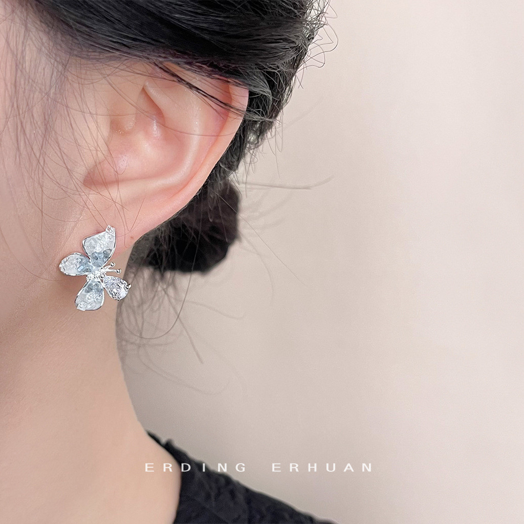 Bông Tai Bướm Bạc 925 với Kim Zircon và Thủy Tinh Pha Lê Màu Gradient - Style Thanh Lịch và Ngọt Ngào Mori