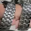 Đồng hồ Ba Lan chống trầy xước, hợp kim thép không gỉ, kèm miếng bọt biển bảo vệ khung điện thoại