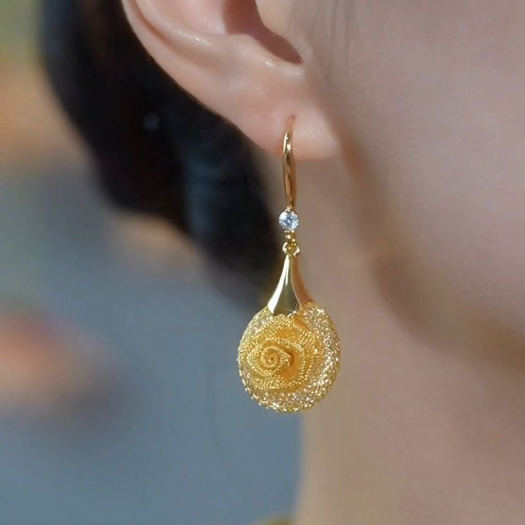 Đôi bông tai hoa hồng nữ sang trọng, thiết kế độc đáo và cao cấp phù hợp mọi dịp