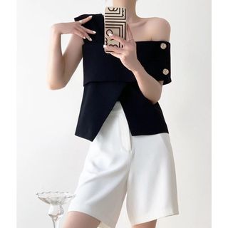 HB - Áo Lệch Vai Nữ Thiết Kế Đính Cúc Đồng Mix Quần Short