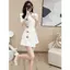 CS061 - VÁY THIẾT KẾ TRẮNG NỔI BẬT VỚI KHUY CÀI MẠ VÀNG