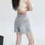 Quần short Denim uốn cong màu xanh cổ điển 2026 Thiết kế mùa xuân Phong cách mới giữa eo dáng rộng hơn Quần nhỏ nóng mùa hè