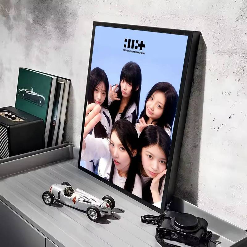Poster AILLIT của nhóm nhạc Kpop | Nhãn dán áp phích thẩm mỹ cao cấp | Phòng Khách Thanh Treo Tường Nghệ Thuật Trang Trí Nhà Khung