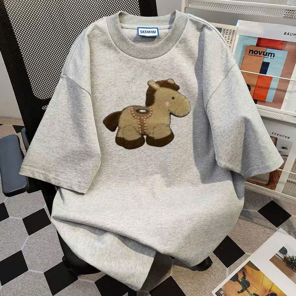 Áo phông cotton unisex nam nữ thoải mái, thiết kế chữ LUCKKY in ngực - thoitrangthubio
