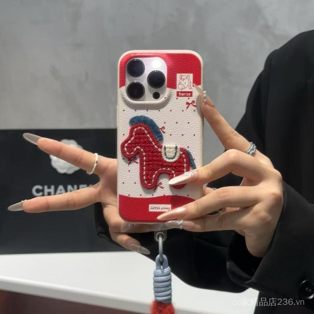 Thích hợp cho 17ProMax Ốp Điện Thoại Thêu Búp Bê Pony Dây iPhone16 / 15 Da Hạt 14 / 13