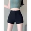 Đen Phù Hợp Với Quần Short Nữ 2024 Nhỏ Bên Ngoài Mặc Cao Cấp Ôm Hơn Nhìn Chữ a Hot Girl Quần Short Thường Ngày 5.12