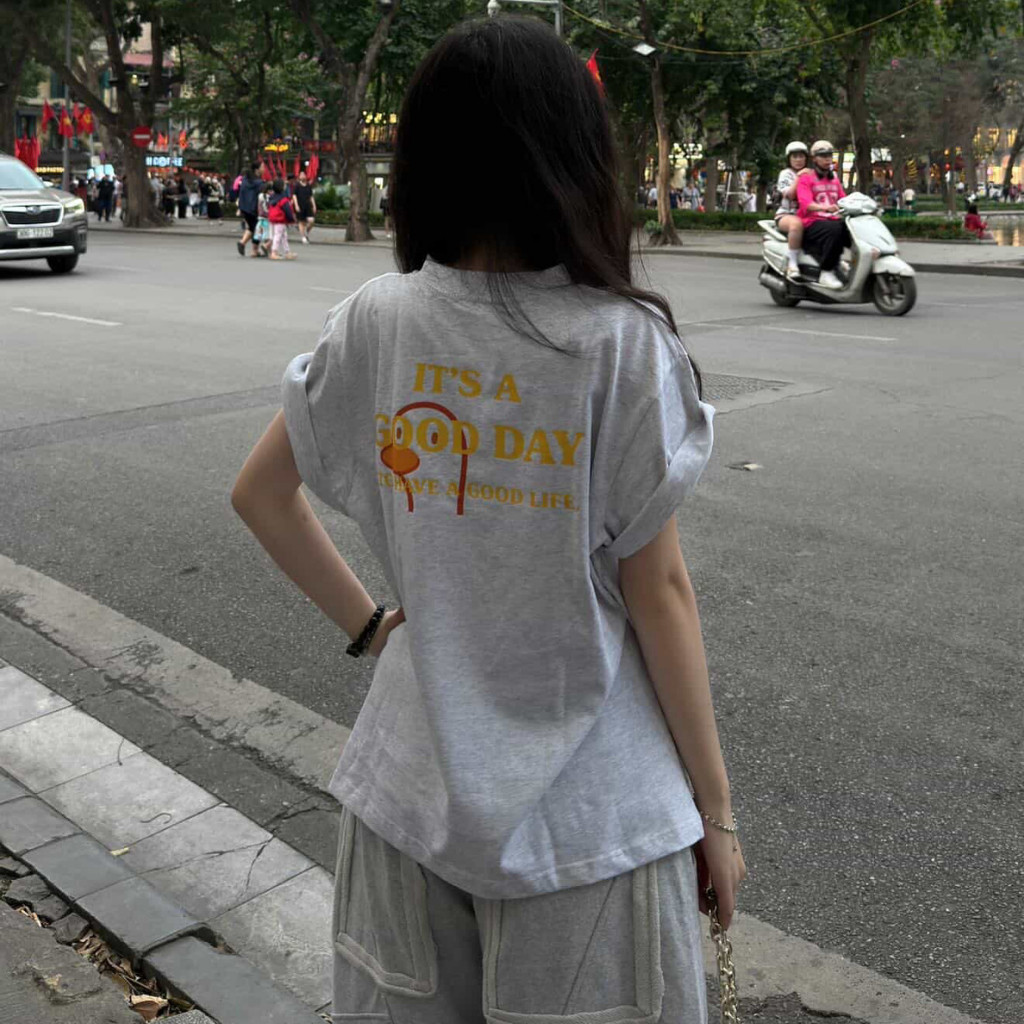 （Giao hàng 24h）Angela Áo thun oversized boxy, áo thun local 220gsm Cổ Tròn Unisex Nam Nữ Basic