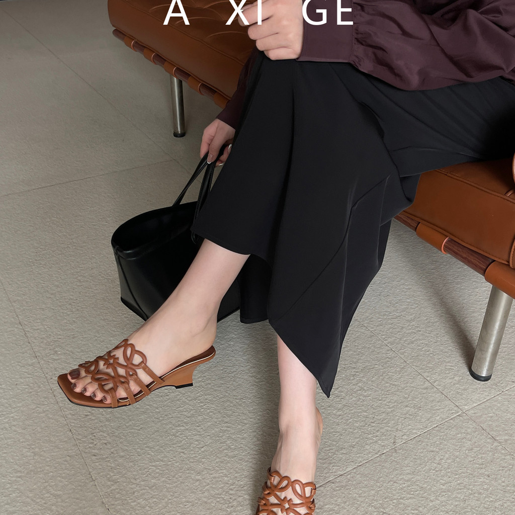 KD 2026 Phong Cách Mới Nêm Gót Chân Rỗng Nữ Cao Gót Sandal Nữ Sang Trọng Ngón Chân Vuông Mở Ngón Chân Lười Thời Trang Dép