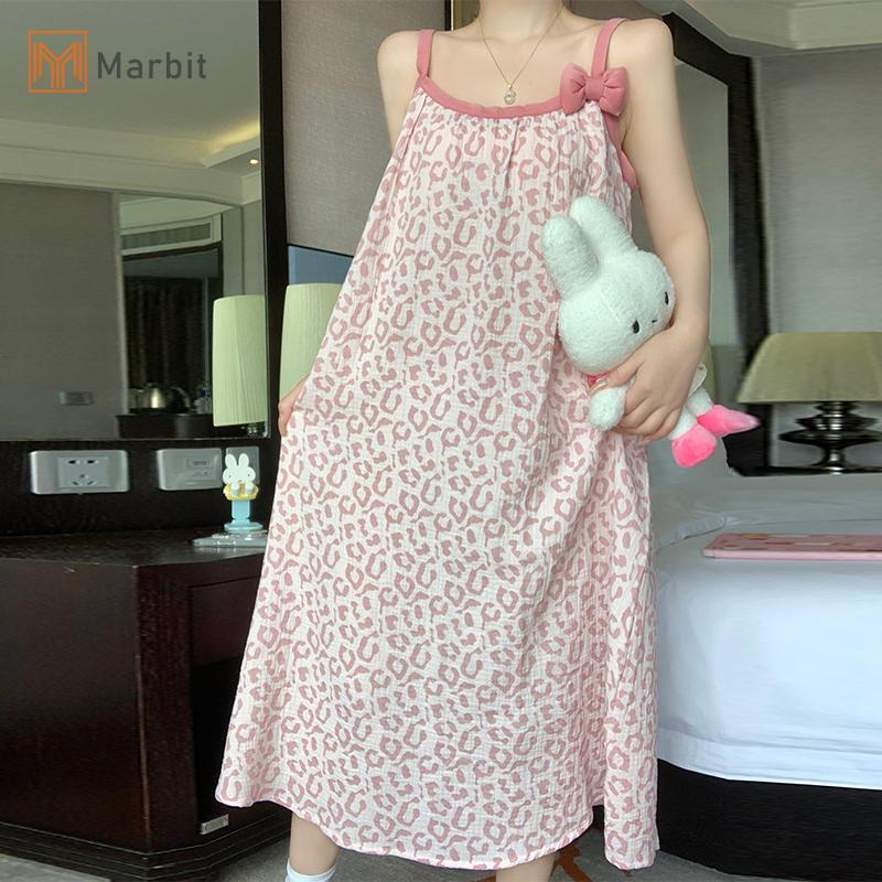 Bộ đồ ngủ không tay màu hồng ngọt ngào cho mùa hè, thiết kế dễ thương với họa tiết in riêng biệt.