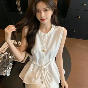 Áo Vest nhỏ có dây buộc áo sơ mi không tay hẹp phiên bản Hàn Quốc Áo trắng Top 2026 Phong cách mỏng mùa hè Người đàn ông nhỏ thông thường