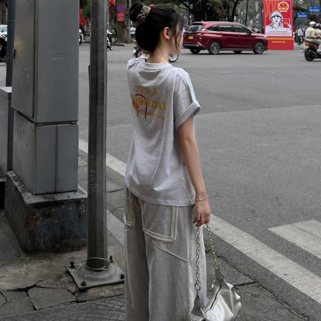 （Giao hàng 24h）Angela Áo thun oversized boxy, áo thun local 220gsm Cổ Tròn Unisex Nam Nữ Basic