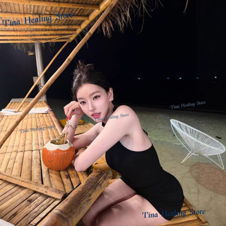 Đầm ngắn ôm sát tôn dáng, cổ yếm phối ren đen phong cách gợi cảm thanh lịch dành cho nữ