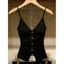 2026 Phong cách mới Pure Desire Style Cổ chữ V màu đen Áo yếm một vành mùa hè Phong cách mới Thời trang phù hợp với S