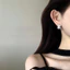 Bông tai nữ bốn cánh hoa hình khối đường zircon cá tính và đa năng thời trang