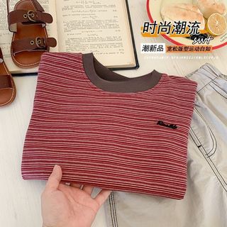 Áo thun ngắn tay sọc mềm mại cho bé trai Mùa hè phong cách mới Cotton nguyên chất Thoải mái thoáng khí tay áo hàng đầu
