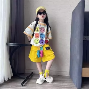 Màu be Smiley Graffiti tay ngắn Big Kids Loose Handsome Dopamine Wear