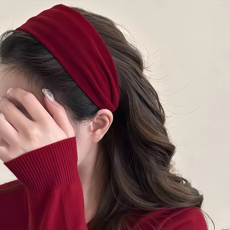 Băng đô nhung đỏ kiểu Pháp rộng vành, phù hợp mùa thu đông