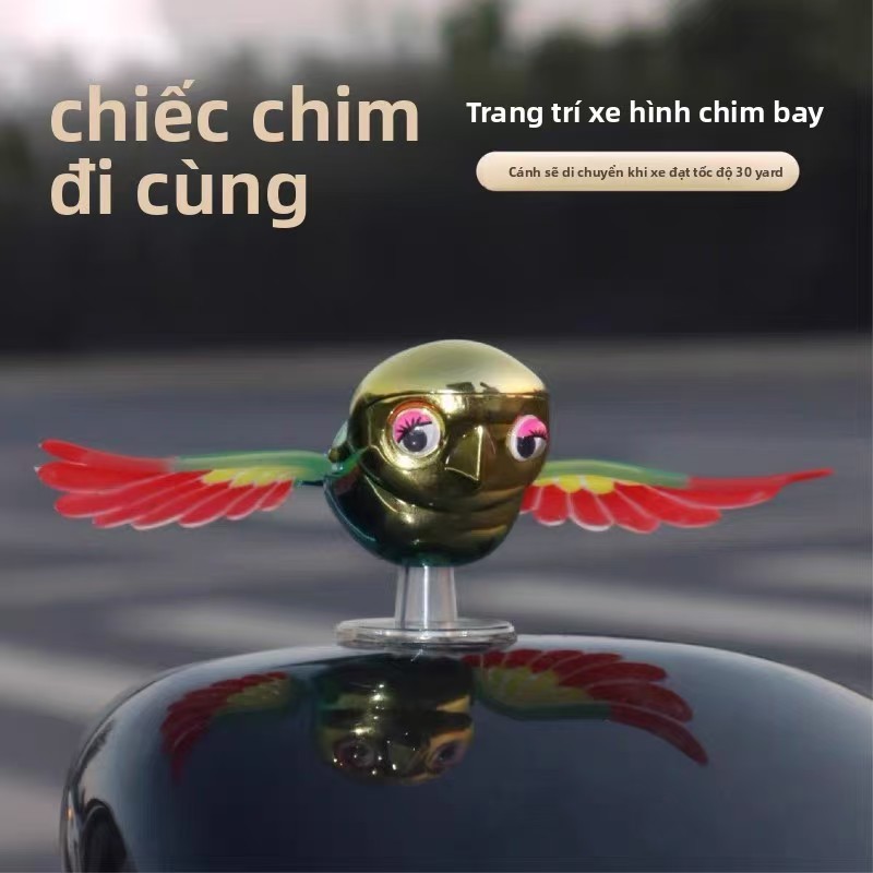 Chim trang trí vỗ cánh xe điện: dán gương, taplo, mũ bảo hiểm. Độc đáo, gặp gió vỗ cánh.
