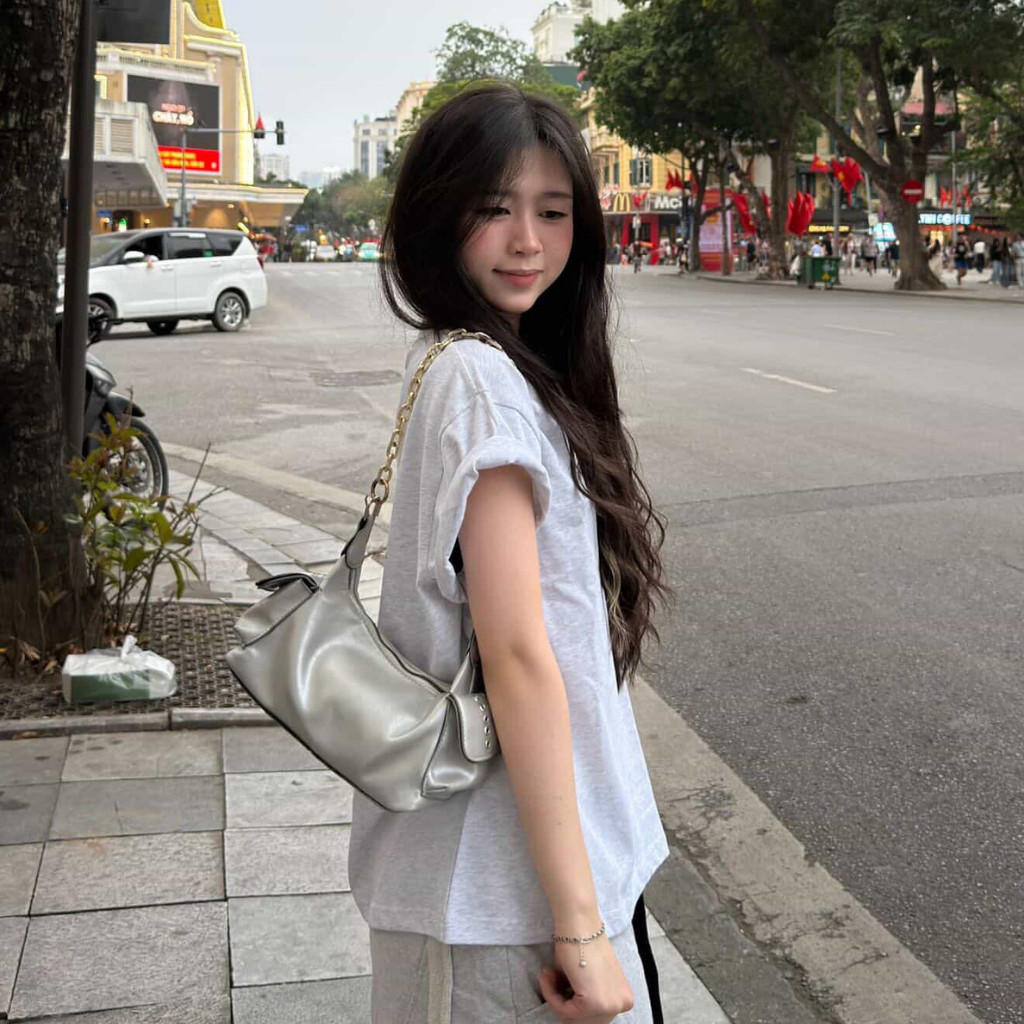 （Giao hàng 24h）Angela Áo thun oversized boxy, áo thun local 220gsm Cổ Tròn Unisex Nam Nữ Basic