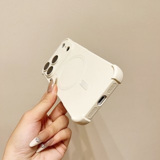 Ốp lưng iPhone chống sốc túi khí 4 góc hỗ trợ sạc từ tính bảo vệ camera liền khối cho iPhone 12 13 14 15 16 17 Pro Max
