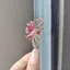 Xingdai Thổ Cẩm Nữ Tính Khí Tinh Tế Xòe Quần Áo Phụ Kiện Hợp Kim Kim Kim Cương Giả Pin Niche Chống chói Khóa Pin