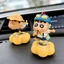 Xoay Crayon Shin-chan Nohara Shinnosuke Sáng Tạo Để Bàn Trang Trí Hoạt Hình Ngoại Vi Ô Tô Bảng Điều Khiển Đồ Trang Trí