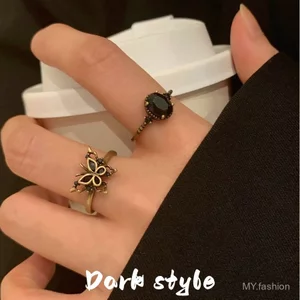 Nhẫn zircon đen hình bướm phong cách đen tối, thiết kế mở dễ dàng điều chỉnh, phù hợp làm quà tặng cho mọi người