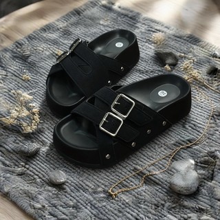 Dép Nữ IGU quai khóa Đan chéo cao 3cm quai da lộn mềm chân có đính ốc trẻ trung năng động
