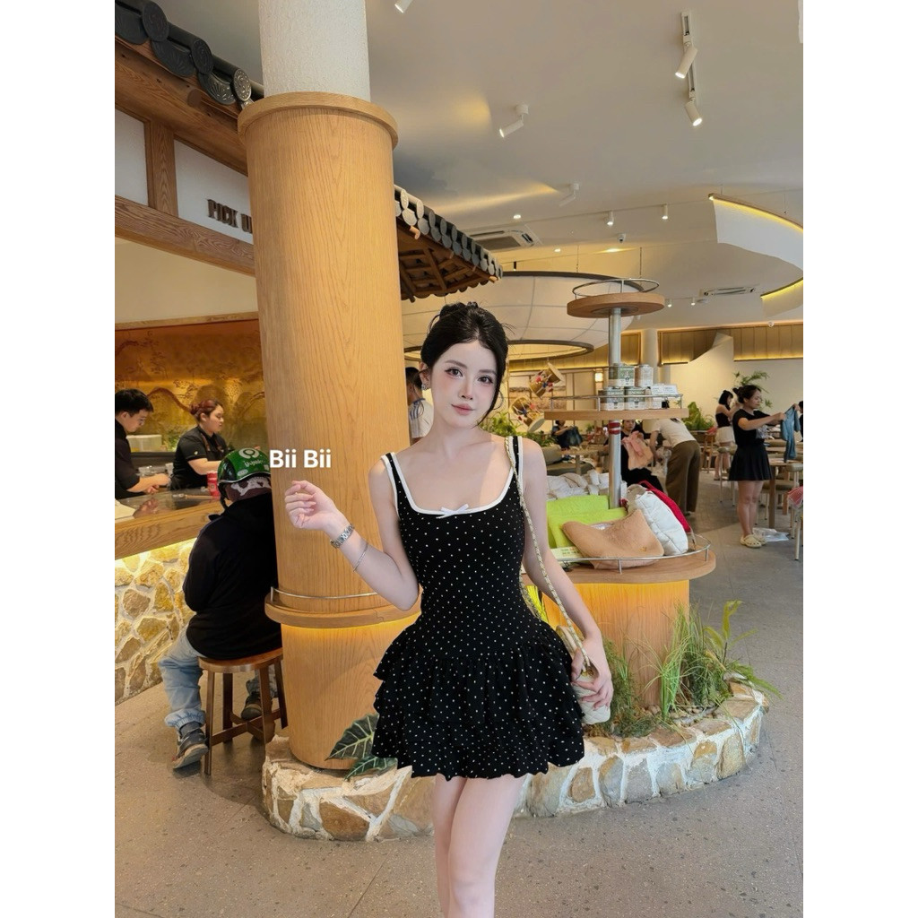 ĐẦM THUN BI 2 DÂY VIỀN ĐÍNH NƠ ĐEN XOÈ TẦNG BYJOLIE