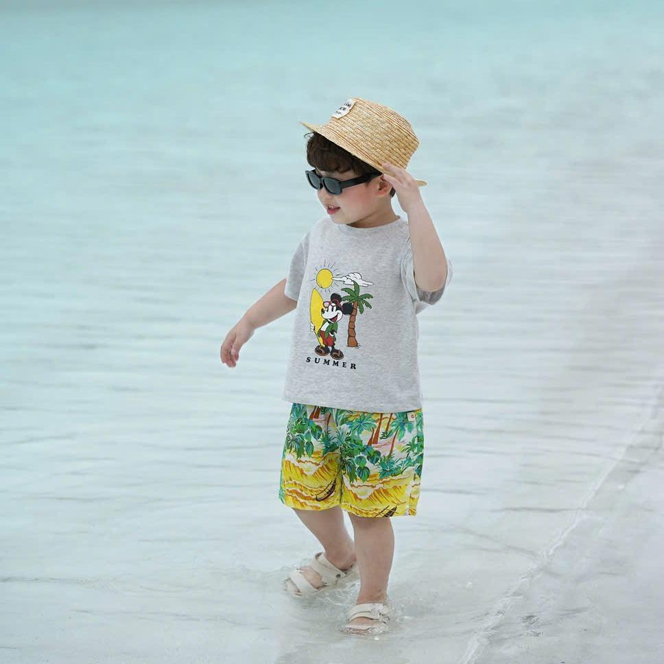 Bộ quần áo ĐI BIỂN MICKEY SUMMER CHO BÉ TRAI, áo chất COTTON, quần ĐŨI mềm thoải mái cho bé