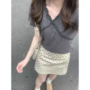 Áo thun ngắn tay cổ chữ v nhỏ vừa vặn mùa hè