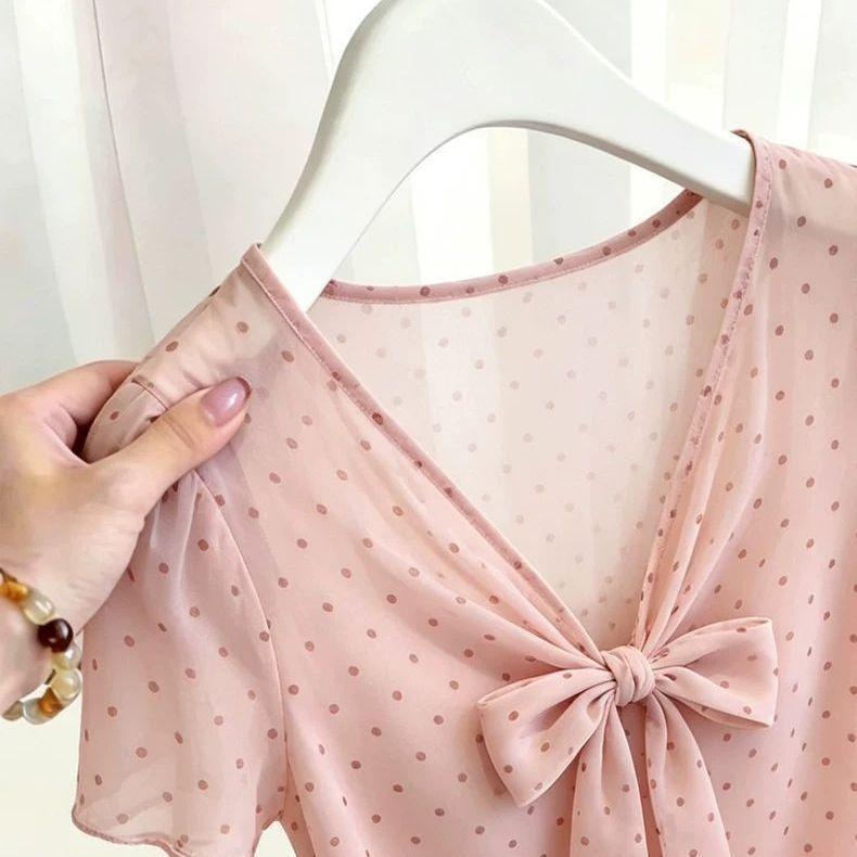 [Seckill trong thời gian có hạn] Phong cách dịu dàng Retro Chấm Bi Nơ Tay Ngắn Nữ Mùa Hè Phong Cách Mới Cổ Chữ V Pháp Tính Khí Giảm Tuổi