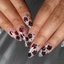 Burgundy Gradient Thiết kế chấm hoa đen Thiết kế móng tay ép bóng 24 miếng