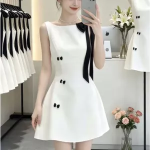 Mùa hè Phong cách mới Đầm không tay kiểu con gái Nơ Thắt lưng hẹp Ôm hơn Nhìn sang trọng Trượt tuyết